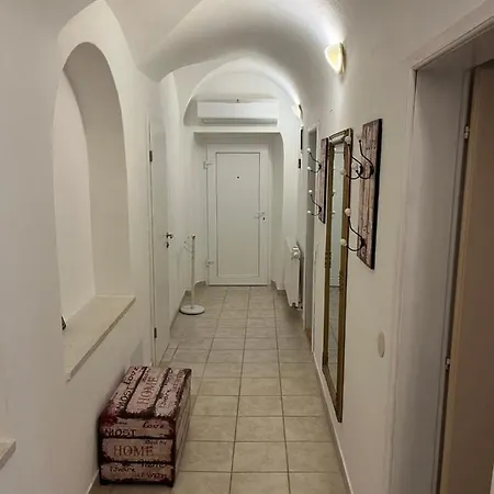 Under The Castle Apartment